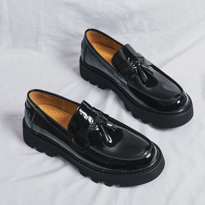 ชุดสลิปออนรองเท้าลำลองสีดำระบายอากาศได้ดีมีพู่ P Gratis Ongkir หนัง Pu งานทำมือฤดูใบไม้ร่วง Zapatillas Hombre