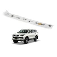 Logo เพส โลโก้ โลโก้แปะฝากระโปรงหน้า "Fortuner" สี บอร์น  โตโยต้า ฟอร์จูนเนอร์ TOYOTA Fortuner 4 ประตู ปี 2016-2018 ที่ร้านมีบริการเก็บเงินปลายทาง