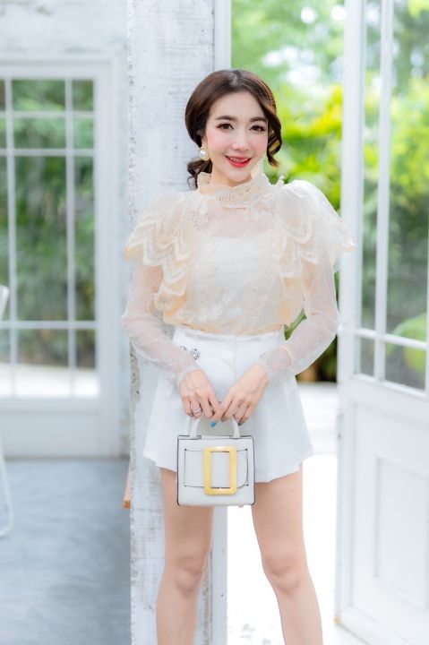 เสื้อลูกไม้-เเขนยาว-ผ้าลูกไม้ทั้งตัวสวยสะดุดตาสุดๆ-ลูกไม้สวยละมุลเนื้อผ้าลูกไม้นิ่มทั้งตัว-เนื้อผ้าลูกไม้นุ่มไม่คัน