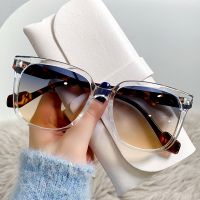 แว่นตาสี่เหลี่ยมสไตล์วินเทจสำหรับผู้หญิงแว่นตากันแดดป้องกัน UV400กลางแจ้งเฉดสีแฟชั่น