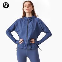 ✐Lululemon แจ็กเก็ตป้องกันแสงแดดสำหรับผู้หญิง,แจ็คเก็ตกีฬาวิ่งทรงหลวมเสื้อออกกำลังกายแขนยาวฮู้ดสีทึบซิปแจ็คเก็ตใหม่สำหรับฤดูร้อน