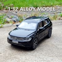 1:32 Volkswagens Tiguan L SUV Logam Campuran โมเดล Mobil Diecast Mainan Kendaraan Mobil Modulasi Suara Cahaya Koleksi Anak-Anak Hadiah