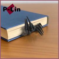 ที่คั่นหนังสือมือสีดำของปีศาจ P-LIN ที่คั่นหนังสือมือปีศาจทำจากเรซินของขวัญสำหรับเด็กอุปกรณ์การเรียนวันฮาโลวีน