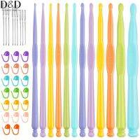 ☇◄ D D 12pcs 2-10mm Plastic Crochet Hooks Set Comfortable Ergonomic Handle Needle DIY Knitting with Stitch Markers Big Eye Needles