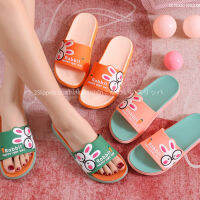 รองเท้ากันลื่นสุดฮิต / Non-slip Slippers รองเท้าสำหรับใส่ในห้องน้ำ (กระต่ายแว่น)