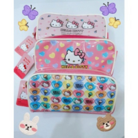 กล่องดินสอ กระเป๋าดินสอ Hello Kitty คิตตี้ ซิปโค้ง ใบใหญ่ KT-1004 ซานริโอ้ Sanrio ลิขสิทธิ์แท้