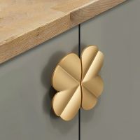 ❏ Four Leaf Clover shape/Creative Zinc alloy Door knob DIY Kitchen Cabinet Handles Drawer Pulls European Furniture Handles