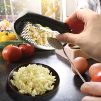 Stainless Steel Garlic Press RingShape Manual Garlic Mincer Chopping Garlic Tools Curve Fruit Vegetable Tools Kitchen Gadgets