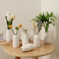 Nordic White Ceramics Vase Mini Flower Vases Plant Hydroponic Container Vase for Flowers Flower Arrangement Pot Desktop Decor