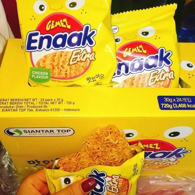 [HCM] 01 HỘP Mì Snack Enaak vị gà hộp 24 gói x 30gr (vàng) NHẬP KHẨU INDONESIA