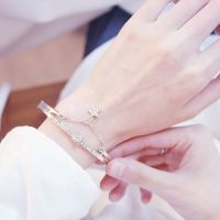 [AOTUO COD] แฟชั่นใหม่เกาหลี Rose GOld ดาวเพชร โลหะสร้อยข้อมือ สำหรับสตรี