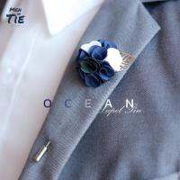 พินติดสูท ลาเพลพิน Rose Lapel pin สีกรม-ขาว