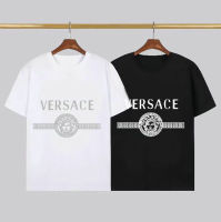 [สต็อก] VERSACES ของแท้เสื้อยืดผู้ชายผ้าฝ้ายคุณภาพสูงพิมพ์ผ้าฝ้าย100% ผู้ชายเสื้อยืดใส่เล่นเสื้อยืดแขนสั้นธรรมดาแขนสั้นคอกลมแขนยาวผ้าฝ้ายอเนกประสงค์ M-3XL