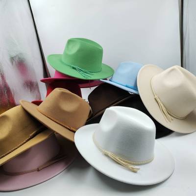 หมวก Fedoras สำหรับผู้หญิงผู้ชาย,หมวกสักหลาดหมวกสำหรับผู้หญิงหมวกโบวลิ่งแจ๊สหมวกเสื้อวินเทจกลางแจ้งหมวกปีกกว้างอุปกรณ์เสริมสายรัด