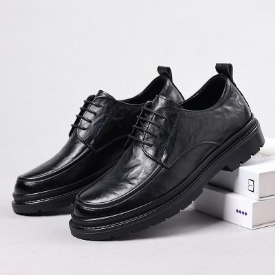 รองเท้าผู้ชายทรง Oxfords แบบผูกเชือกรองเท้าหนังแท้รองเท้าใส่สบายคลาสสิกรองเท้าทางการสไตล์อังกฤษหรูหรา