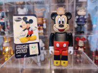 (ของแท้) Bearbrick Series 17 Mickey Mouse 100% แบร์บริค พร้อมส่ง Bearbrick by Medicom Toy มือ2 ตั้งโชว์ สภาพดี มีการ์ด