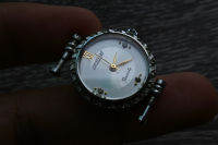 นาฬิกา Vintage มือสองญี่ปุ่น Excellent Diamond ระบบ Quartz  สีเงิน สภาพดี ใช้งานได้ปกติ หน้าปัด 26mm