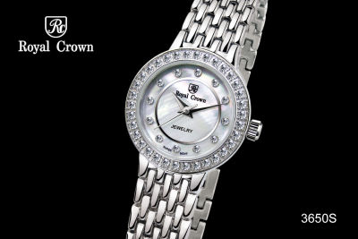 Royal Crown นาฬิกาข้อมือผู้หญิงอย่างดี ดีไซน์สวยงามทันสมัย เรือนหน้าปัดทำจากไข่มุกแท้ ประดับเพชร cz คัดอย่างดี รุ่น