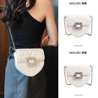 Summer white crossbody mobile phone bag ladies 2023 new style foreign style love chain bag high-end niche design 【QYUE】