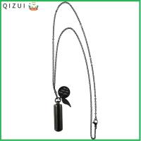 QIZUI เหล็กไร้สนิม สร้อยคอรูปทรงกระบอก กับปีกนางฟ้า สามารถเปิดได้ เครื่องประดับขี้เถ้ากระดูก ปิดผนึกอย่างดี สีดำสีดำ สร้อยคอขวดน้ำหอม สำหรับน้ำหอมสัตว์เลี้ยงมนุษย์