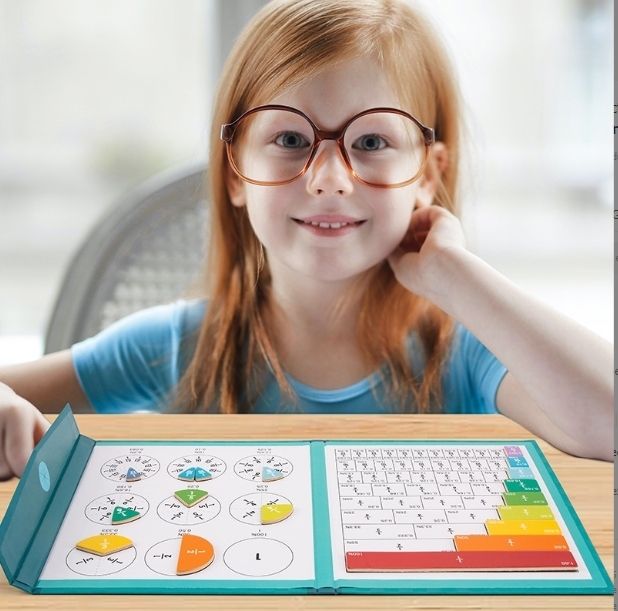 magnetic-fraction-book-montessori-toy-อีกชิ้นที่ดีมากๆค่ะ-การเรียนเศษส่วนเป็นเรื่องที่ค่อนข้างเข้าใจยาก-สำหรับเด็กๆ-เพราะมันไม่เห็นภาพ