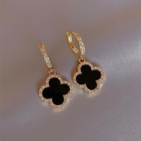 black clover huggie - morning.earrings