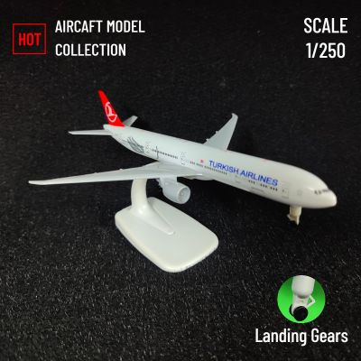 ขนาด1:250แบบจำลองเครื่องบินโลหะจำลองสายการบินตุรกีเครื่องบิน B777การบินการตกแต่งขนาดเล็กคอลเลคชั่นศิลปะของเล่นเด็กผู้ชายเด็ก