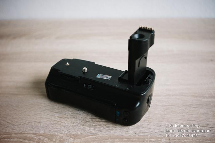 ขาย-battery-grip-meike-สำหรับ-canon-50d-มีตำหนิตามรูป-ใช้งานได้ปกติ