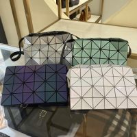 Issey Miyake Womens shoulder messenger bag ins large-capacity geometric light luxury box bag advanced plaid bag