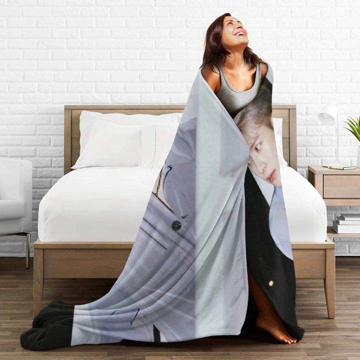 มีสินค้า-jackson-wang-ผ้าแฟลนเนลเนื้อนุ่มพิเศษ-เหมาะสำหรับผ้าห่มบนเตียงและโซฟา