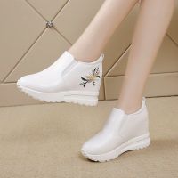 ร้อน, ร้อน★SUSU New Sport Sneakers for Women Running Sport Shoes Embroidery Platform Fashion Wedges Heel Kasut Perempuan