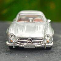 : 》 {1/43โลหะอัลลอยหล่อขึ้นรูปโมเดลรถจำลอง Mercedes-Benz 300 SL Coupe ของขวัญสำหรับเด็กที่ใช้แสดงในครอบครัว