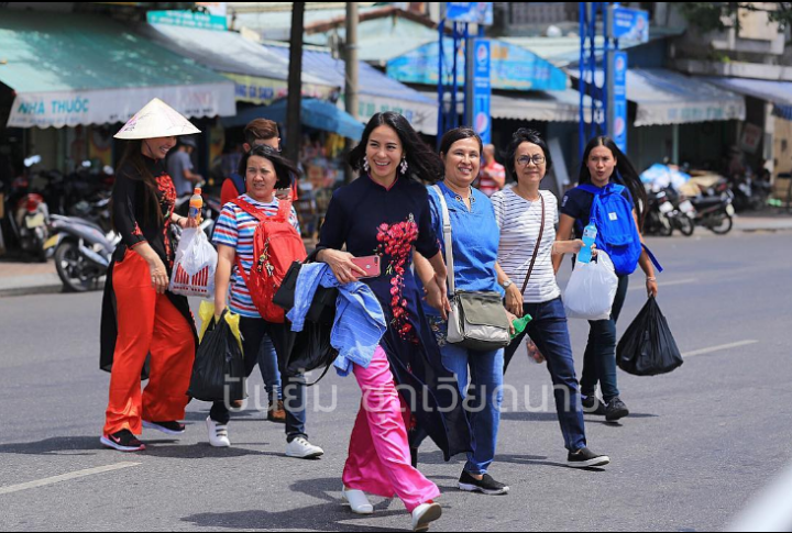 punyim-premium-aodai-ชุดอ่าวหญ่ายงานปักลาย-ชุดเวียดนามพร้อมส่งจากไทย-ชุดอ่าวหญ่ายเวียดนาม-ชุดสาวเวียดนาม-ชุดเจ้าสาวเวียดนาม-ชุดเวียดนามดารา