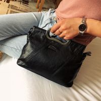 Hot selling womens 2021 Korean version of the new shoulder bag casual all-match leather messenger retro female