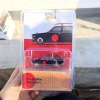 Die-Casting 1:64สเกล Datsun 510บลูเบิร์ดพร้อมกระดานโต้คลื่นโมเดลแบบจำลองรถจากโลหะอัลลอยด์ของเล่นเด็กขนาดเล็กของขวัญ