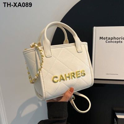 Vogue of new fund of natural diamond lattice chain bag capacity of 2023 spring and summer hot style one shoulder oblique satchel commuter tote bags