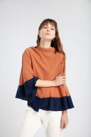 QueenCows ผ้าคลุมให้นม Jamille Chiffon Proncho (Orange)