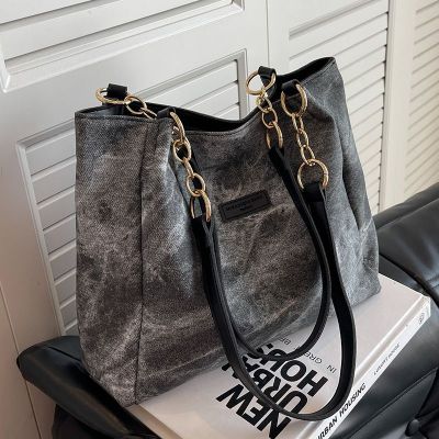MLBˉ Official NY Bag large capacity new fashion one-shoulder armpit tote bag college students class bag female hand carry canvas bag