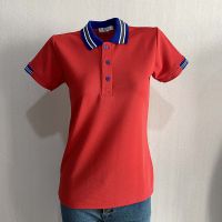 polo shirt แบบหญิง สีแดง คอคลีป ขายน้ำเงิน แบบชาย เป็นเสื้อมีกระเป๋า แบบหญิง ทรงเข้ารูป เนื้อผ้านุ่ม สวม่ใส่สบาย