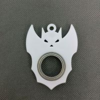 【Hot sales】 พวงกุญแจคลายการบีบอัดแบบหมุนปลายนิ้วรุ่นที่สอง keychain fidget spinner หมุนของเล่นไจโร