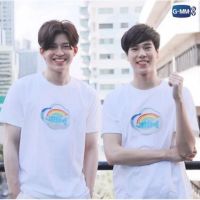 เสื้อยืดปลาบนฟ้า เสื้อยืดคอกลมแขนสั้นแฟชั่นพิมพ์ลายแบบเรียบง่าย