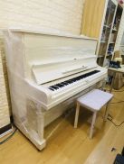 Một số mẫu piano trắng đang có tại showroom Miki