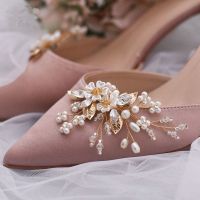 NVODFN 2ชิ้น (1คู่) เครื่องประดับ Sepatu Pengantin Wanita แวววาวรองเท้างานแต่งงานเครื่องรางพลอยเทียมดอกไม้คริสตัลคลิปรองเท้าตกแต่งหัวเข็มขัด