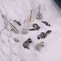 hot【DT】 Musical Note Instrument Womens Brooch Saxophone Men Lapel Pins Manga Badges Jewelry for