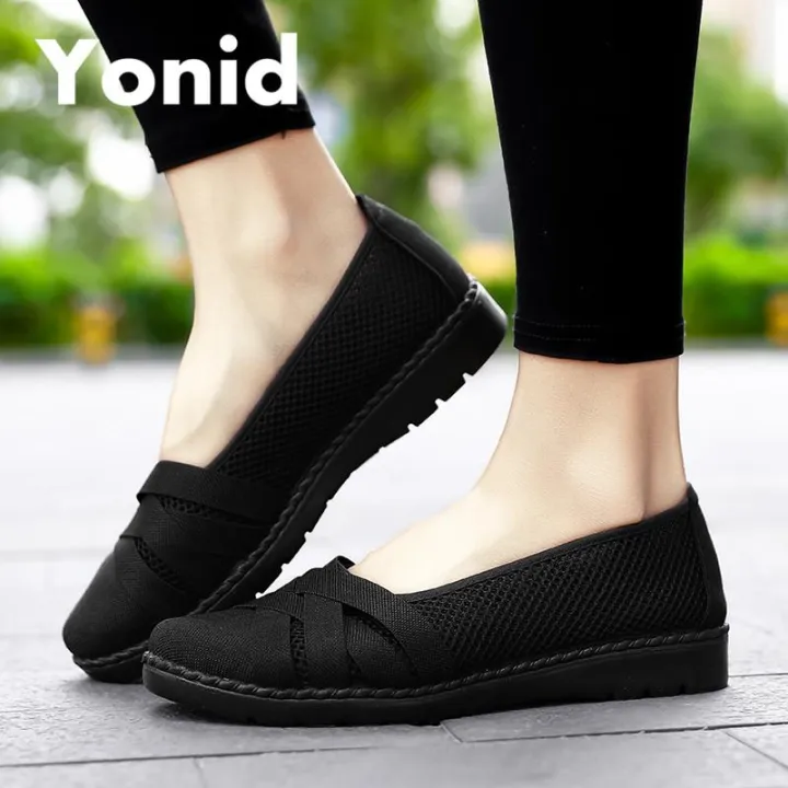 black flat casual shoes