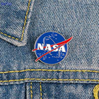 💖【Lowest price】SUTAI เข็มกลัดนาซ่าอัลลอยป้ายโลโก้ตกแต่งเสื้อผ้าอวกาศนักบินอวกาศ