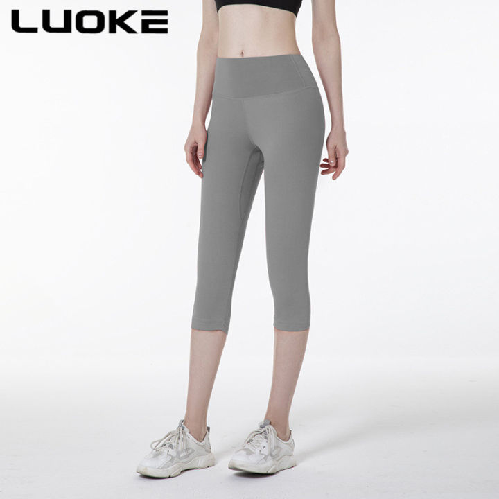 luokeกางเกงโยคะสตรี-กางเกงกีฬาทรงครอปช่วยสร้างหุ่นได้ดีสีดำทันสมัยและใช้งานได้หลากหลายโอกาส