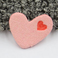 100pcs Solid Color Heart Shape Label Tags Suede Faux Leather Sewing Label Embossed Heart Symbol DIY Garment Glove Bag Accessory