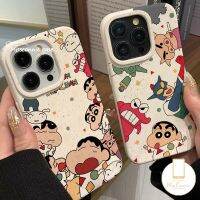 เคสลายการ์ตูน MissConnie Shin-Chan เข้ากันได้กับ iPhone 7 Plus 13 14 XR 11 12 15 Pro Max 6X8 15 6S 7 Plus XS MAX SE 2020น่ารักแฟชั่นที่สร้างสรรค์จระเข้ย่อยสลายได้