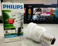 หลอดไฟ 8w Tornado Philips ขั้วไฟบ้าน E27 มีแสงขาว แสงวอร์มหลอดสว่างรับประกัน